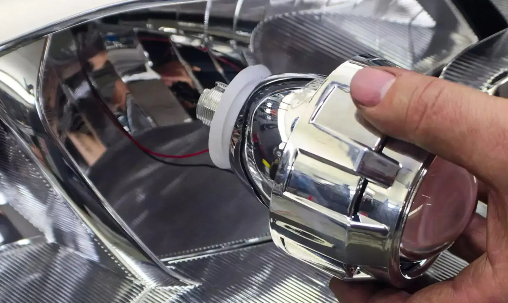 تعویض هدلایت خودرو