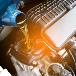 ۵ اشتباه رایج در تعویض روغن موتور که عمر خودرو را کاهش می‌دهند