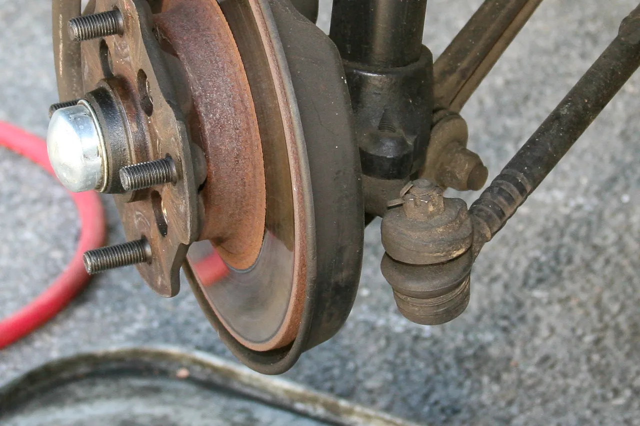 نکات نگهداری و پیشگیری از سیبک فرمان